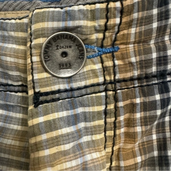 TOMMY BAHAMA JEANS (38) METAL SNAP BUTTON FLAP CARGO SHORTS MULTI-COLOR PLAID - Picture 3 of 15